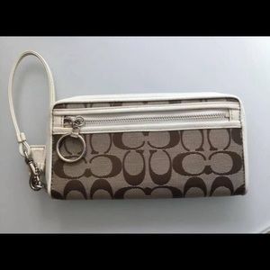 Coach wristlet wallet